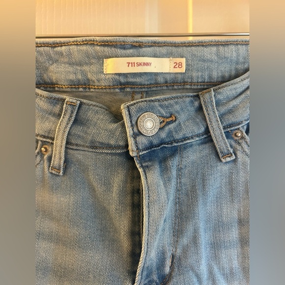Levi's 711 Skinny Women's Jeans Size 28 in Light Medium Wash - Picture 2 of 8